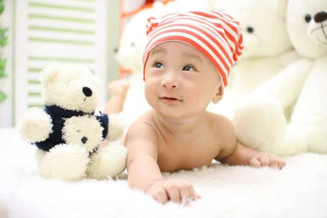Baby photography tips: get down low