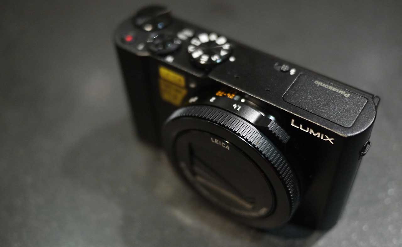 Panasonic LX15 / LX10 review: Build & Handling