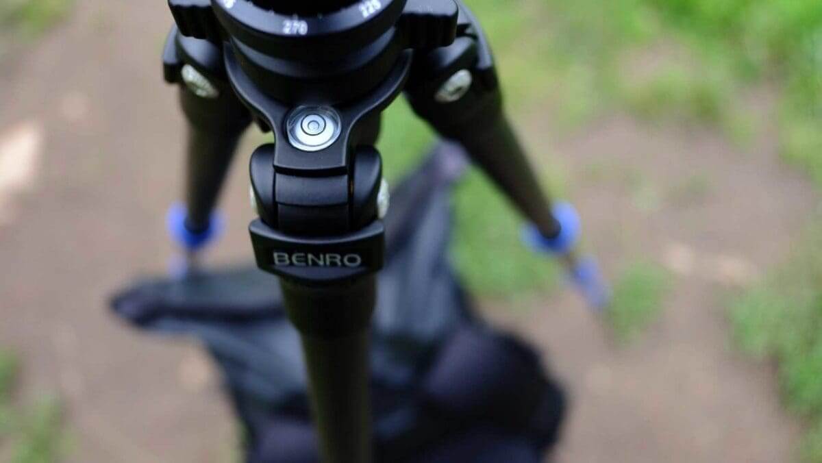 Advanced tripod tips: keep the central column straight