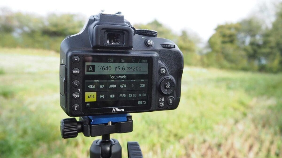 How to set the Nikon D3400 focus mode: select AF mode option