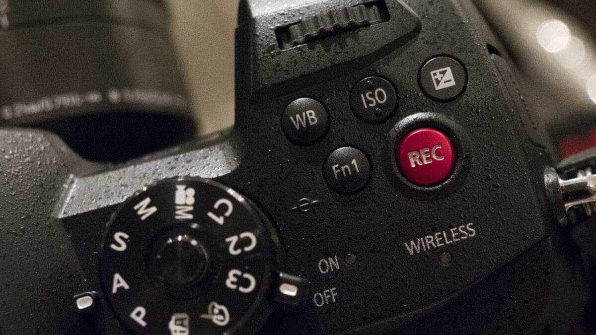 Panasonic Lumix GH5S Review: Camera