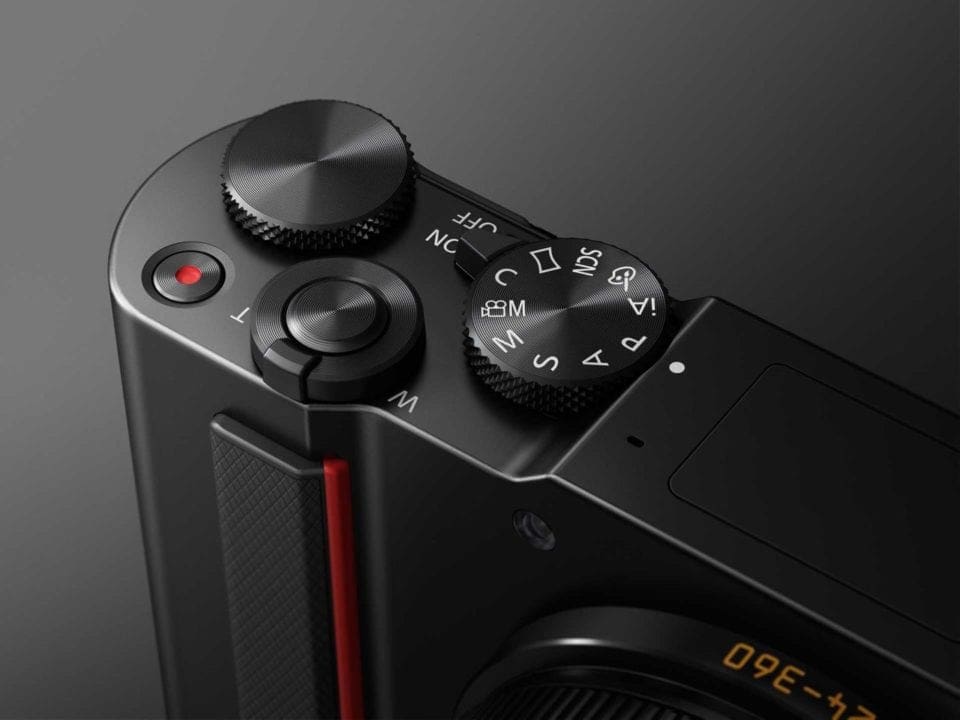 Panasonic TZ200 Review: build and handling