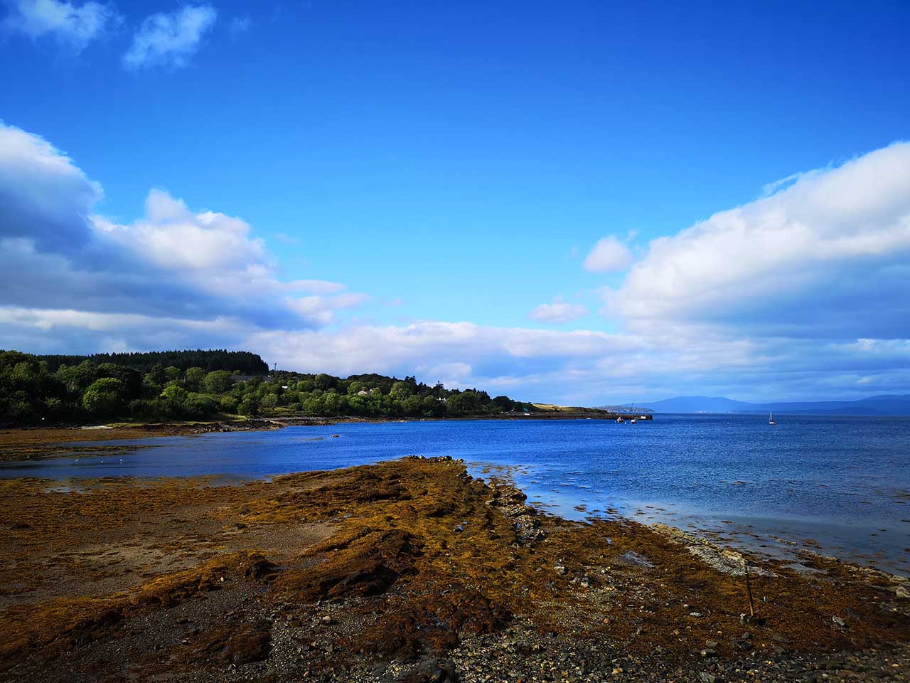Shooting landscapes with P20 Pro: Blue Sky