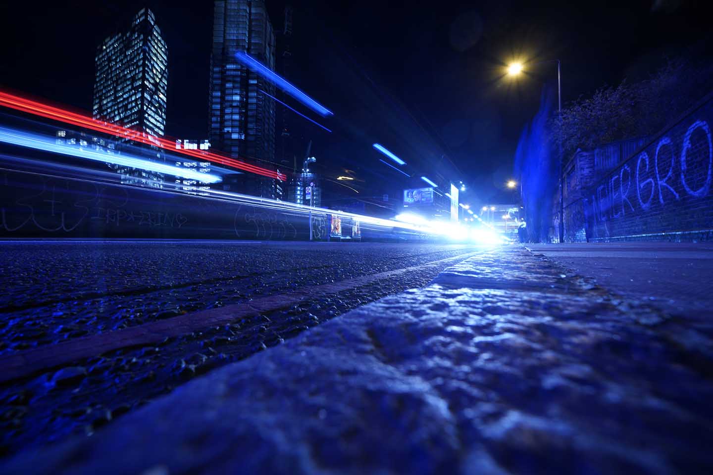Best camera settings for traffic trails