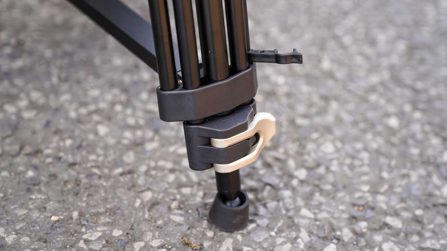 SmallRig Heavy-Duty Fluid Head Tripod