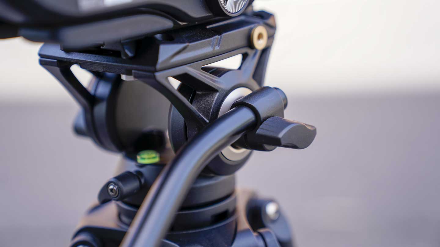 SmallRig Heavy-Duty Fluid Head Tripod