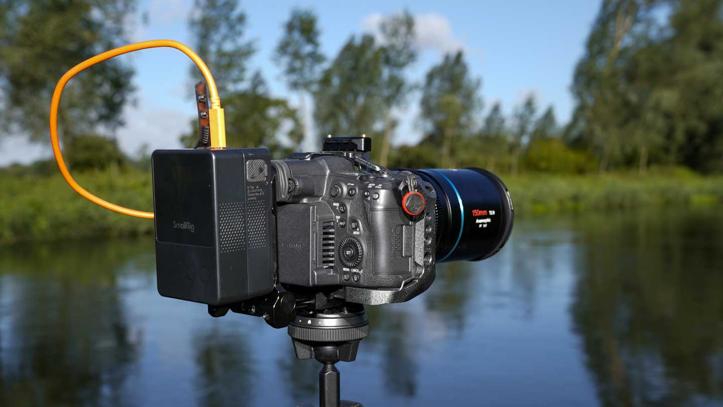 SIRUI Venus 150mm 1.6x Full-frame Anamorphic Lens