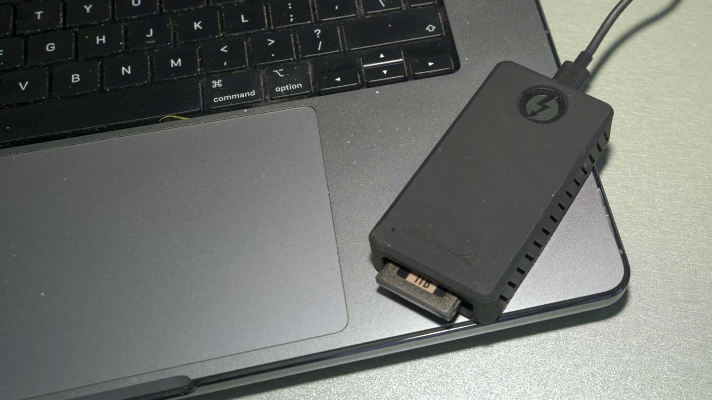 Sabrent Thunderbolt 3 & USB 3 Type-C to CFexpress Type-B Card Reader