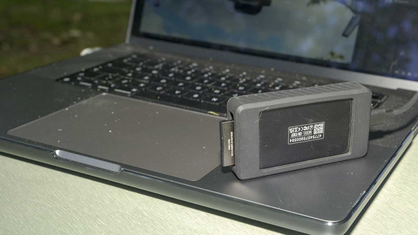 Sabrent Thunderbolt 3 & USB 3 Type-C to CFexpress Type-B Card Reader