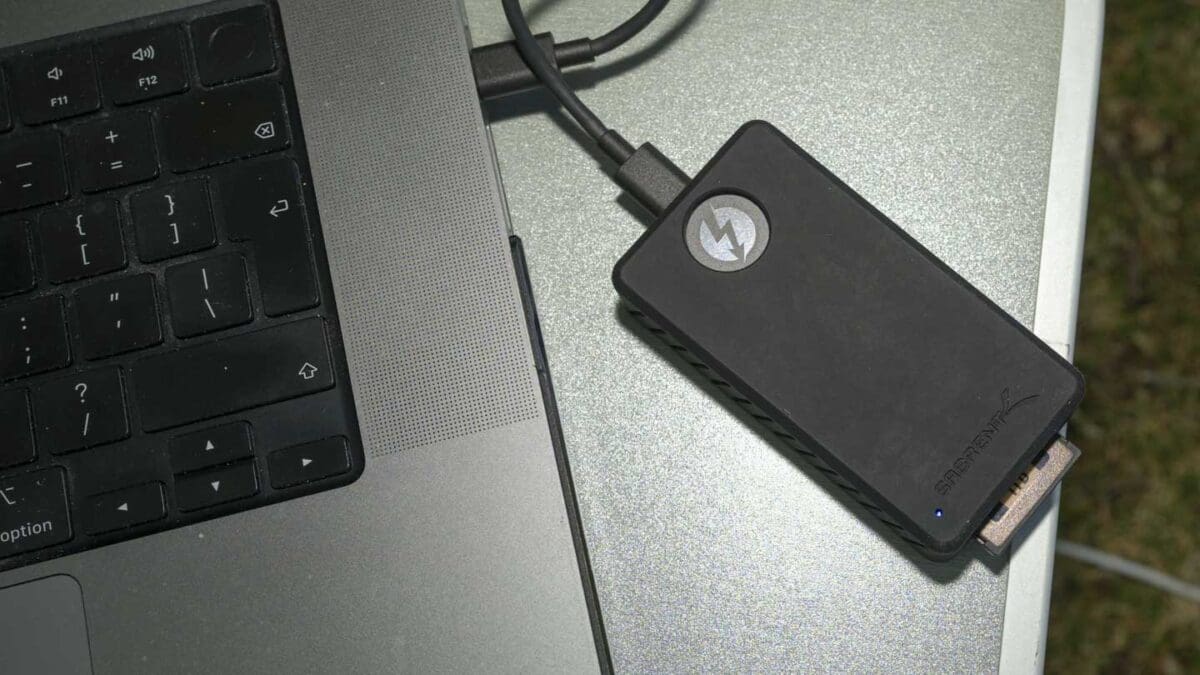 Sabrent Thunderbolt 3 & USB 3 Type-C to CFexpress Type-B Card Reader