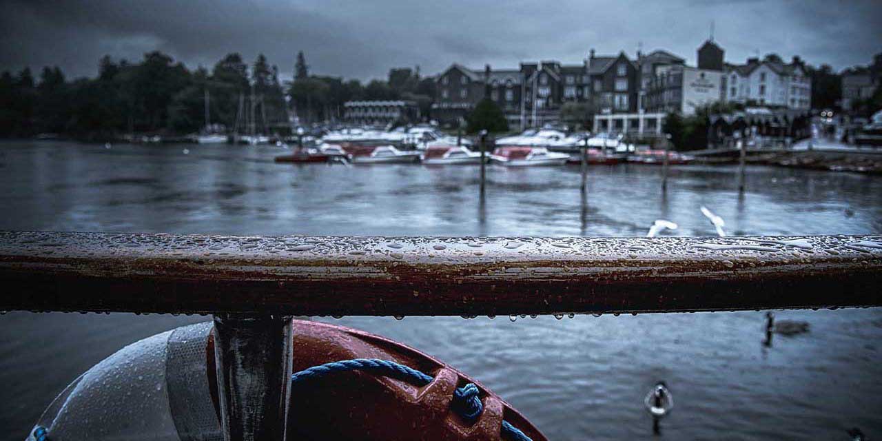 6 ways to keep your camera dry when it's raining