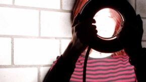 What flash for macro photography offers the best overall lighting?