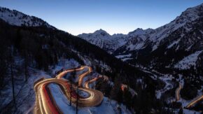 Best camera settings for light trails - Photo © Wim Solheim