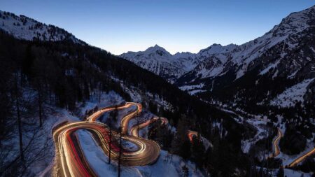 Best camera settings for light trails - Photo © Wim Solheim