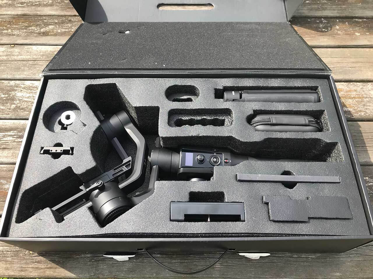 How to balance your camera on the Gudsen Moza Air 2: 01 set up components