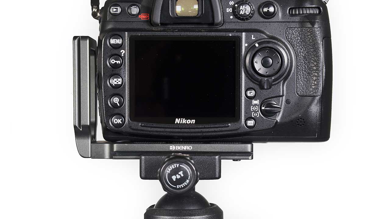 Benro BLB1 Universal L Bracket announced