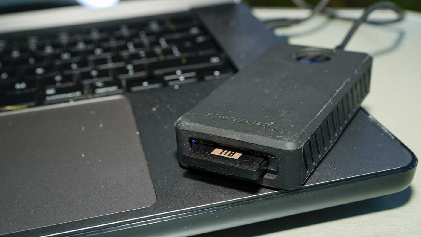 Sabrent Thunderbolt 3 & USB 3 Type-C to CFexpress Type-B Card Reader
